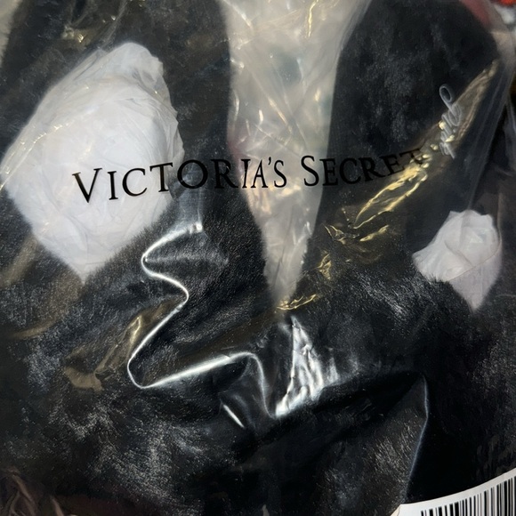 Faux Fur Slippers Black small - Picture 3 of 3